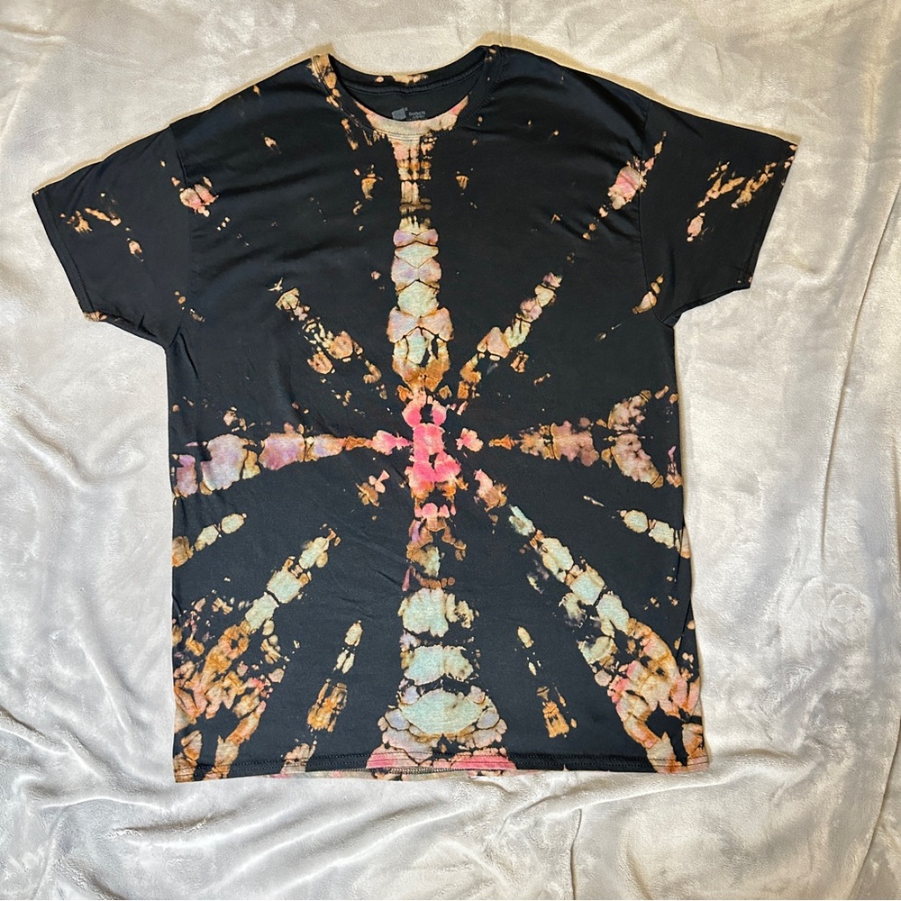 Spider design hand dyed cotton t shirt size L!
